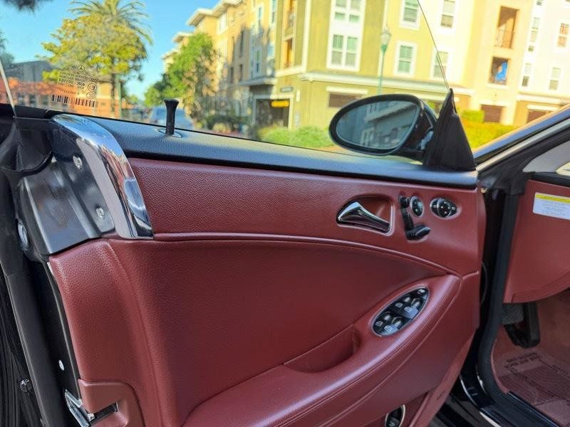 Used 2006 Mercedes-Benz CLS 500 image 41