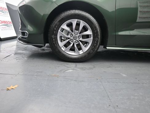 Used 2023 Toyota Sienna XLE image 15