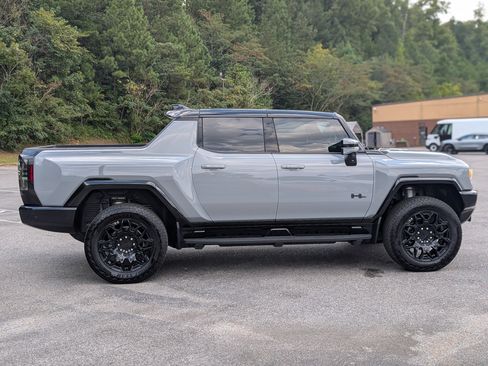 Used 2025 GMC Hummer EV 2X AWD/4WD image 10