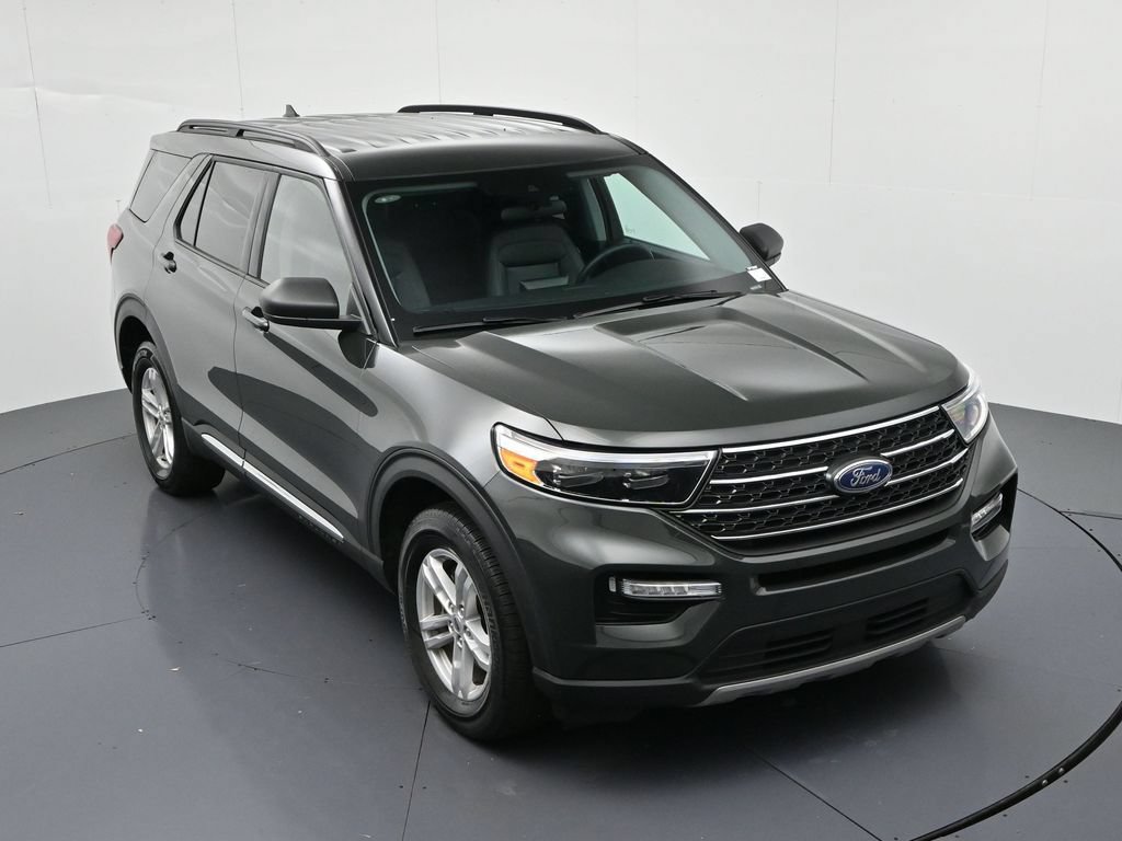 Used 2024 Ford Explorer XLT w/ Equipment Group 202A AWD/4WD image 16