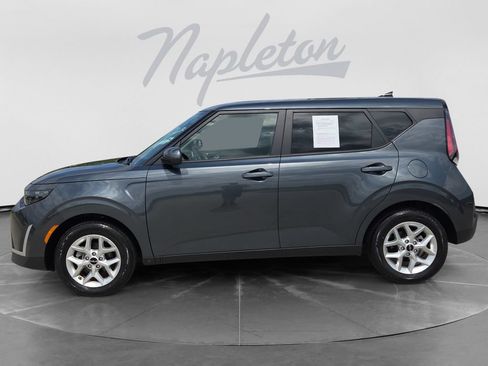 Used 2025 Kia Soul LX w/ LX Technology Package FWD image 4