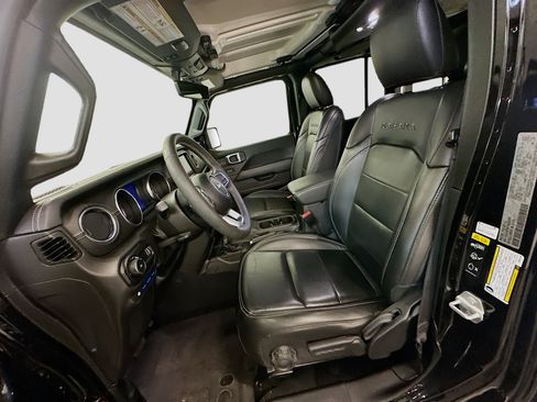 Used 2023 Jeep Wrangler Sahara image 13