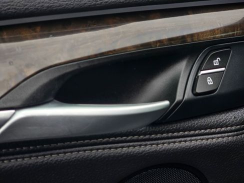 Used 2017 BMW X5 xDrive40e image 24