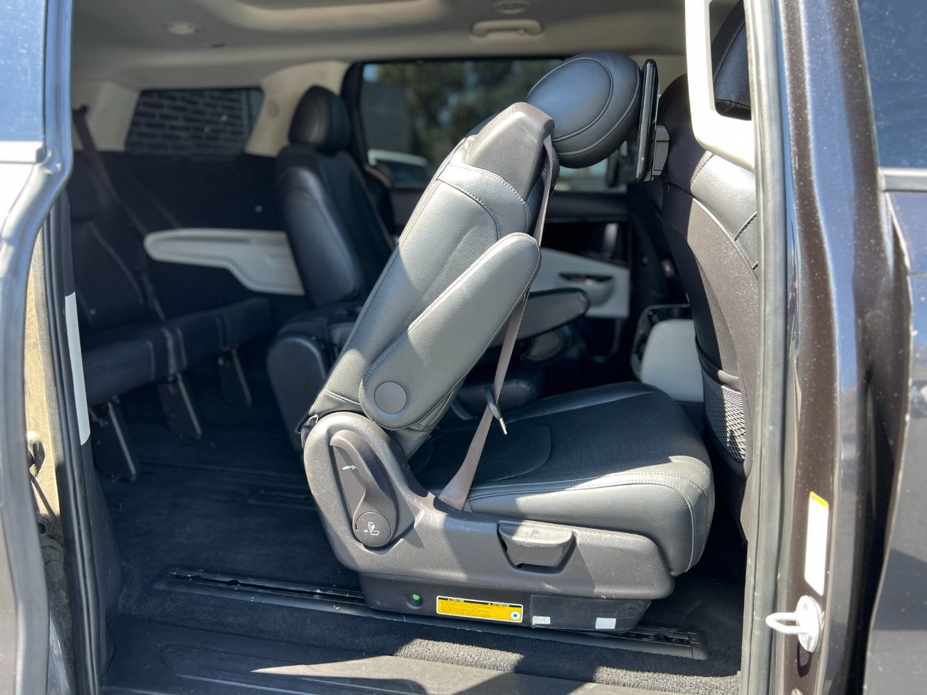 Used 2024 Kia Carnival SX Prestige FWD image 32
