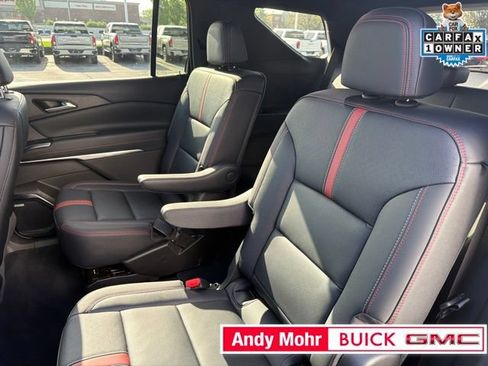Used 2026 Chevrolet Traverse RS AWD/4WD image 17