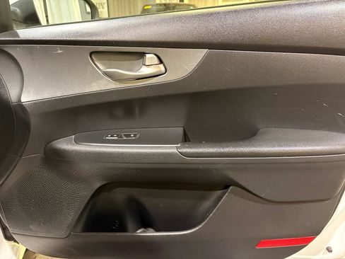 Used 2020 Kia Forte LXS FWD image 20