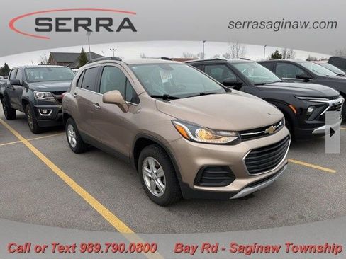 Used 2018 Chevrolet Trax LT w/ LT Convenience Package image 1