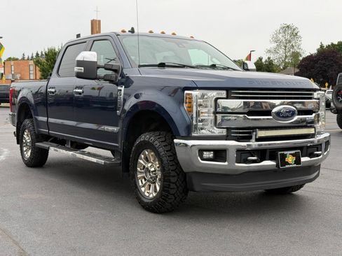 Used 2019 Ford F250 Lariat w/ Lariat Ultimate Package AWD/4WD image 2