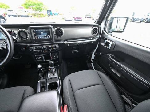 Used 2022 Jeep Wrangler Sport AWD/4WD image 27