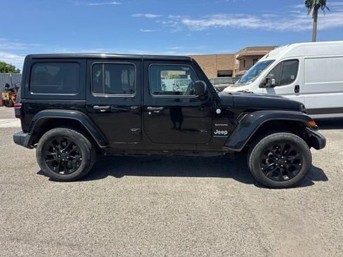 Used 2024 Jeep Wrangler Unlimited Sahara AWD/4WD image 4