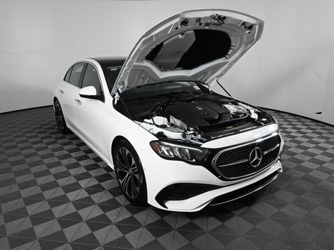 Used 2025 Mercedes-Benz E 350 Sedan image 32
