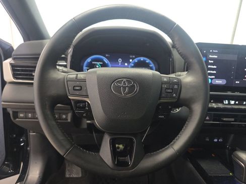 Used 2025 Toyota Camry XSE FWD image 10