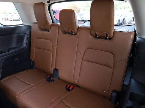 Certified 2025 Nissan Pathfinder Platinum AWD/4WD image 12