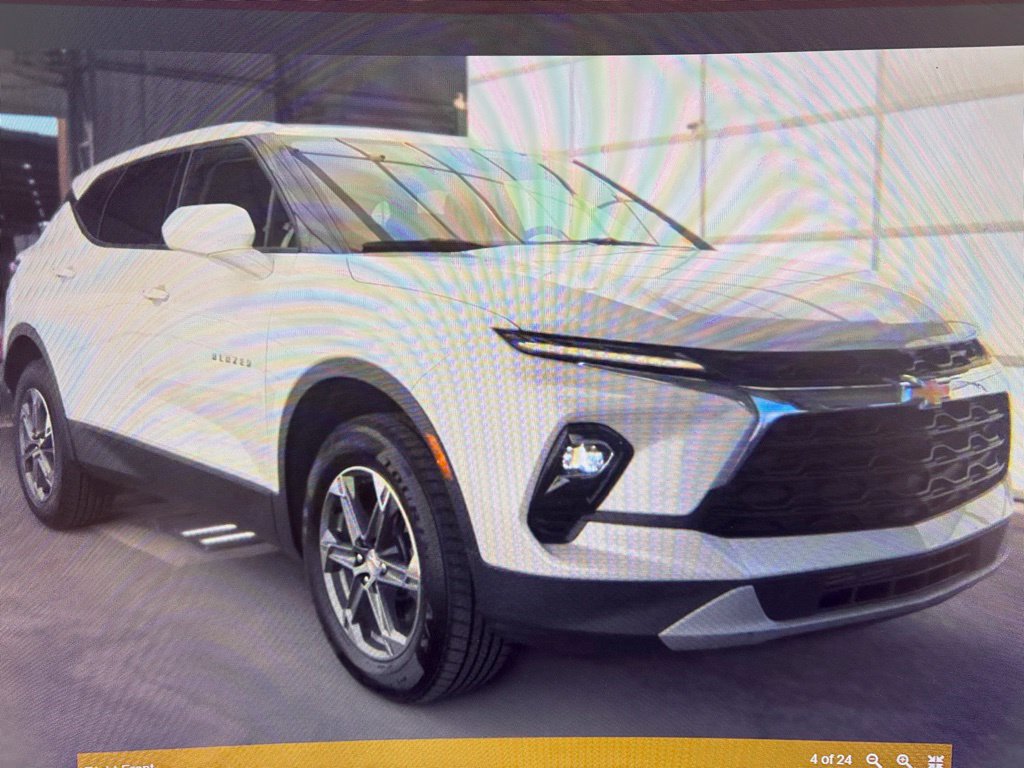 Used 2024 Chevrolet Blazer LT w/ Driver Confidence Package FWD image 2