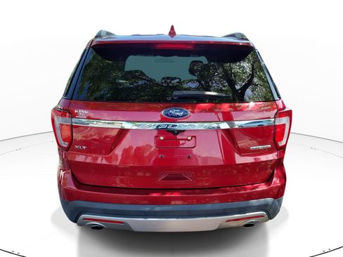 Used 2016 Ford Explorer XLT FWD image 8