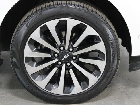 Used 2024 Lincoln Navigator L Reserve AWD/4WD image 17