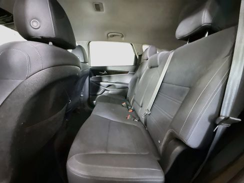 Used 2019 Kia Sorento FWD image 24