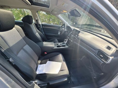 Used 2018 Honda Accord EX image 33