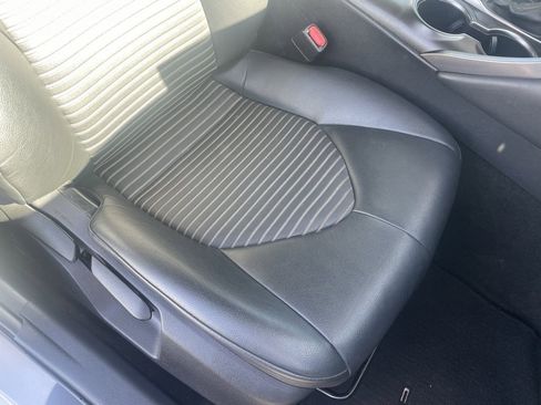 Used 2021 Toyota Camry SE image 30