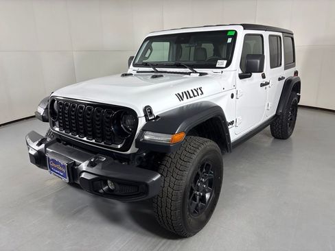 Used 2025 Jeep Wrangler Unlimited Sport AWD/4WD image 4