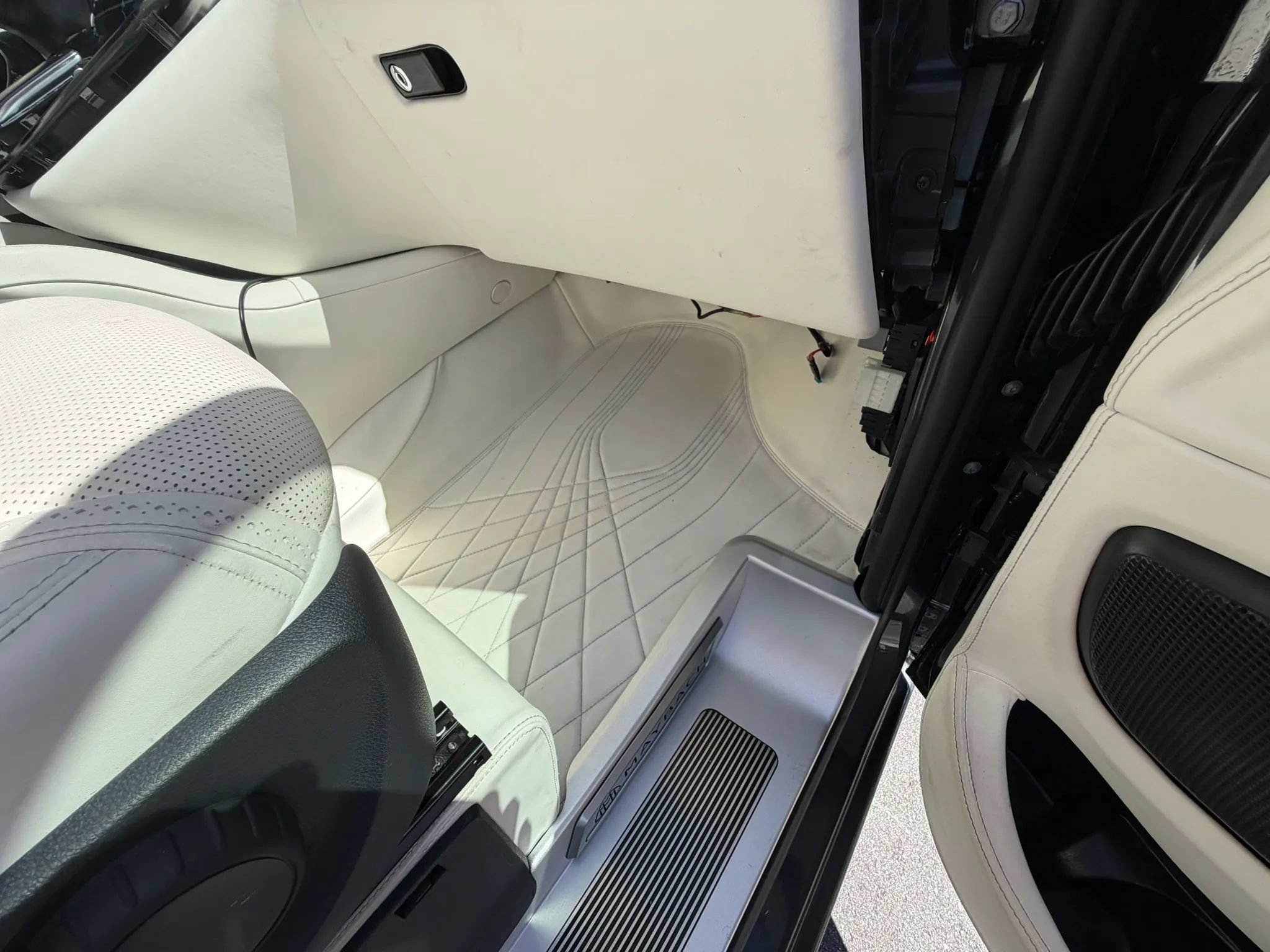Used 2021 Mercedes-Benz Metris Passenger w/ Premium Safety Package image 32