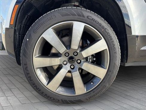 New 2026 Land Rover Defender 110 V8 image 9