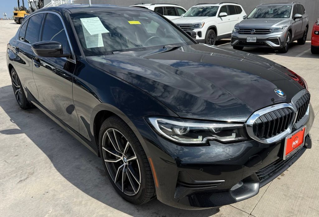 Used 2022 BMW 330i xDrive Sedan w/ Driving Assistance Package AWD/4WD image 2