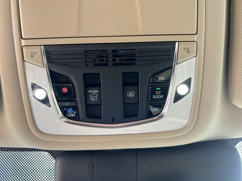 Used 2019 Acura RDX FWD w/ Advance Package image 38