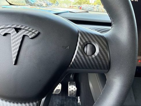 Used 2024 Tesla Model Y Long Range AWD/4WD image 30