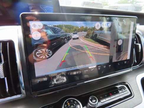 New 2025 Ford Expedition Platinum w/ Driver's Package image 14