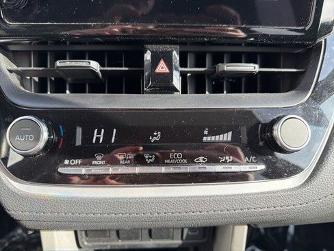 Used 2024 Toyota Corolla Cross LE image 28