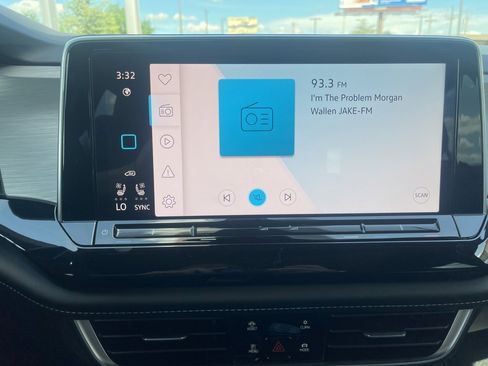 New 2025 Volkswagen Atlas Cross Sport SE image 9