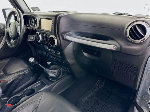 Used 2015 Jeep Wrangler Unlimited Sahara w/ Dual Top Group image 26