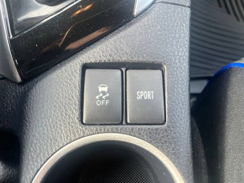 Used 2017 Toyota Corolla SE w/ Carpet Mat Package (TMS) FWD image 15