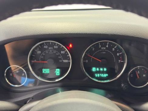 Used 2017 Jeep Wrangler Unlimited Rubicon w/ Connectivity Group AWD/4WD image 27