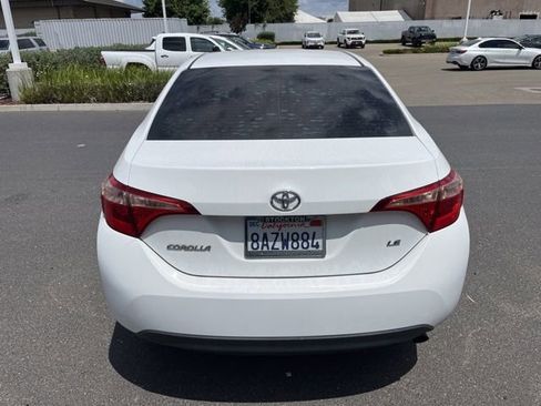 Used 2018 Toyota Corolla LE w/ Carpet Mat Package (TMS) FWD image 6