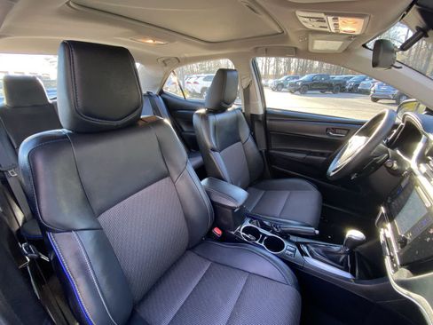 Used 2017 Toyota Corolla SE image 23