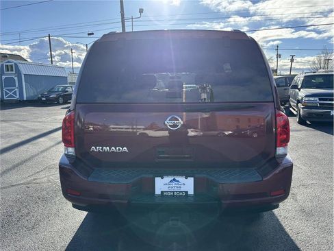 Used 2011 Nissan Armada SV w/ Driver Pkg image 4