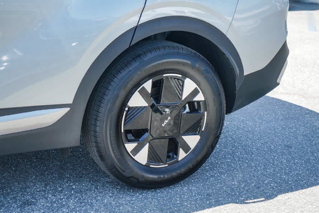 Certified 2026 Kia Sportage LX FWD image 10