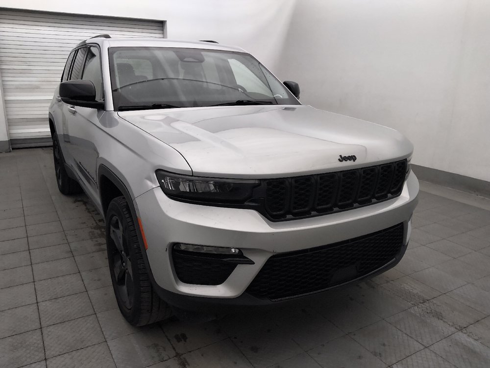 Used 2023 Jeep Grand Cherokee Limited w/ Black Appearance Package RWD image 13