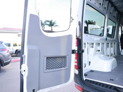 Used 2018 Mercedes-Benz Sprinter 3500 image 36