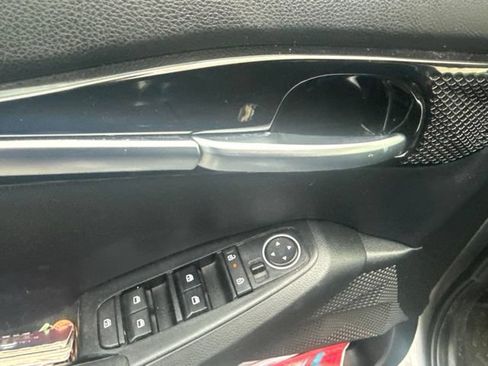 Used 2025 Kia Seltos EX w/ EX Sunroof Package FWD image 11