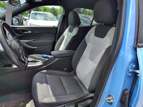 Certified 2024 Chevrolet Trax RS w/ Driver Confidence Package FWD image 9