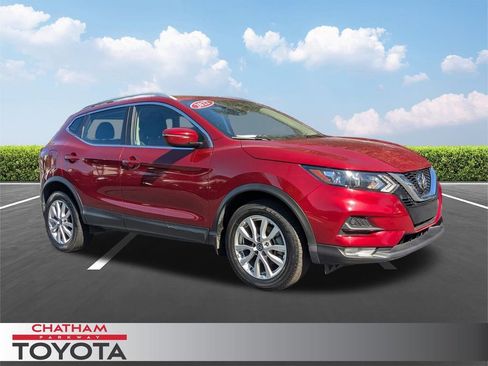 Used 2022 Nissan Rogue Sport SV image 1