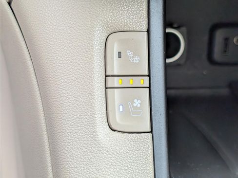Used 2018 GMC Acadia Denali w/ Technology Package AWD/4WD image 28