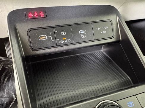 Used 2024 Hyundai Kona SE FWD image 35