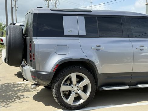 Used 2024 Land Rover Defender 110 SE AWD/4WD image 3