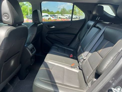 Used 2022 Chevrolet Equinox Premier AWD/4WD image 17