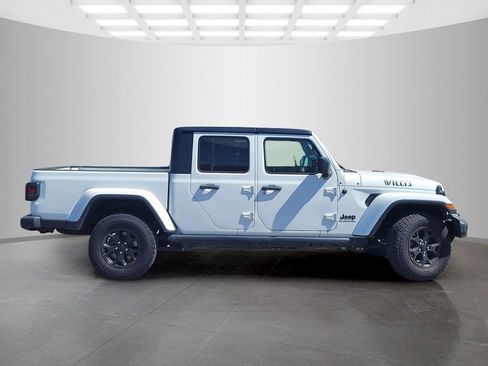 Used 2022 Jeep Gladiator Sport AWD/4WD image 3
