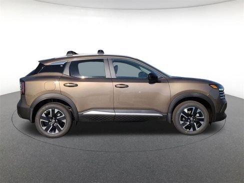 New 2026 Nissan Kicks SV w/ Cold Weather Package image 4
